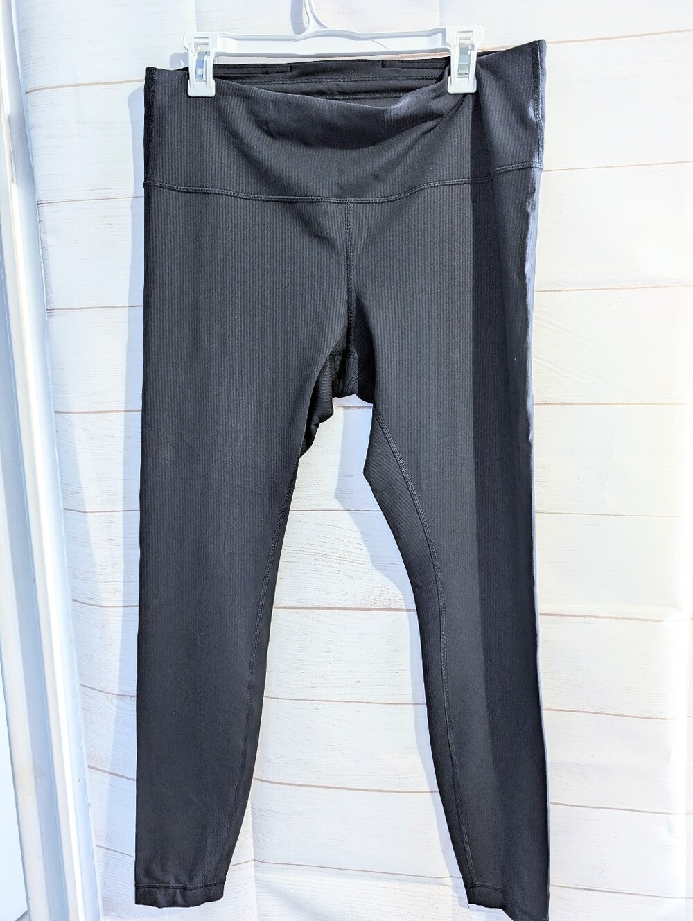 Euc lululemon athletica Black Pinstriped Black On Black Leggings Size 14